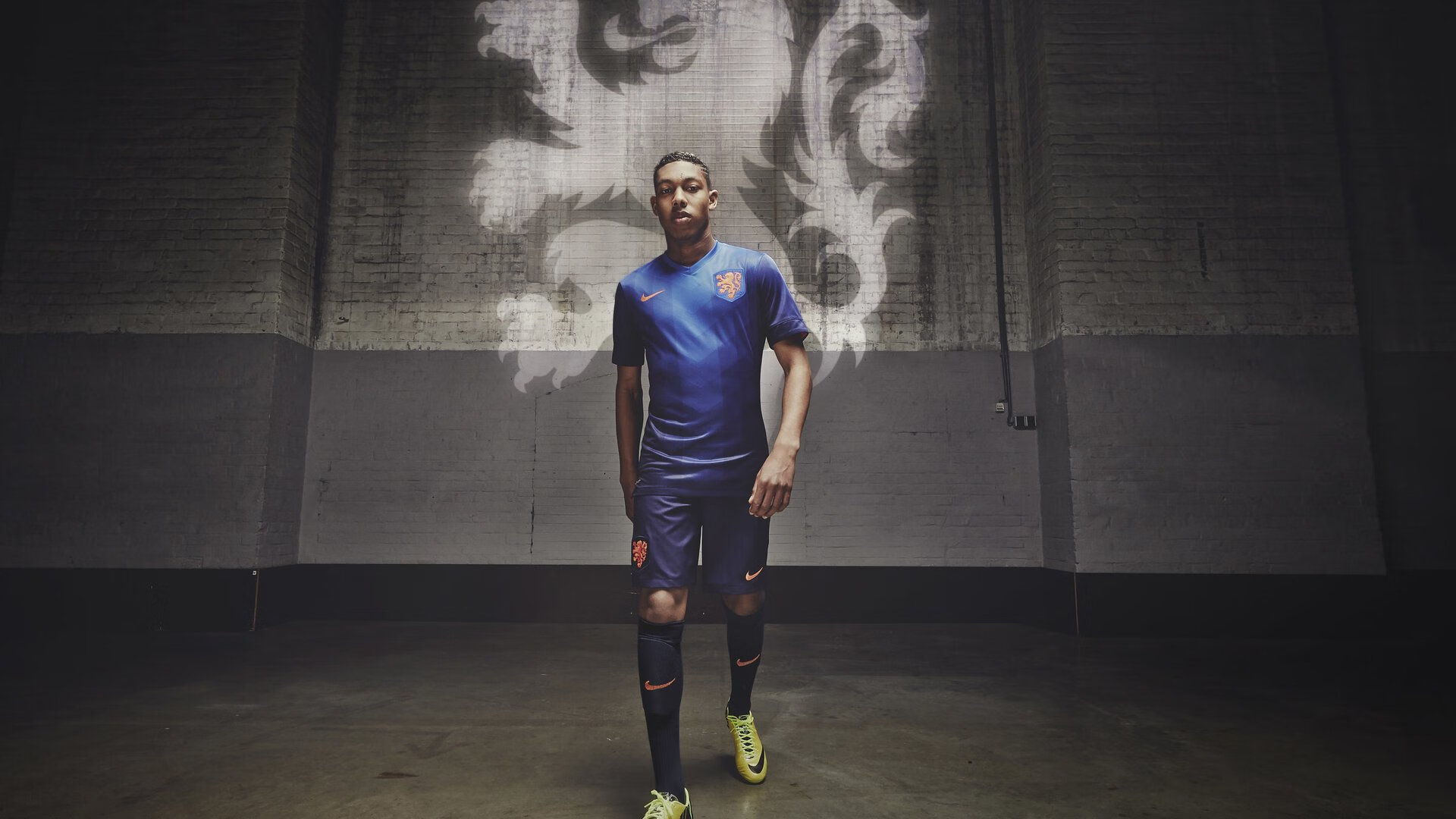 热刺客场逆转伯恩茅斯，继续争夺欧冠席位，热刺vs伯恩利首发